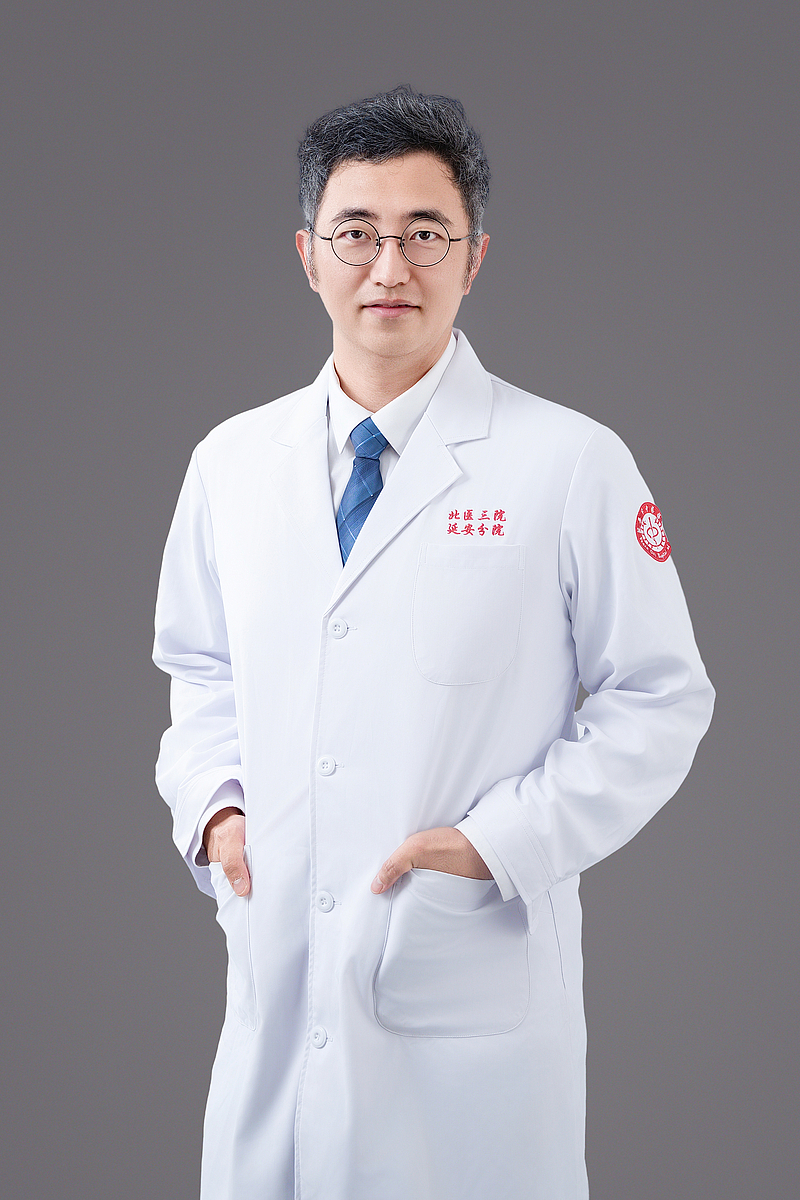 夏  天 医学博士 主任医师 骨科学术主任