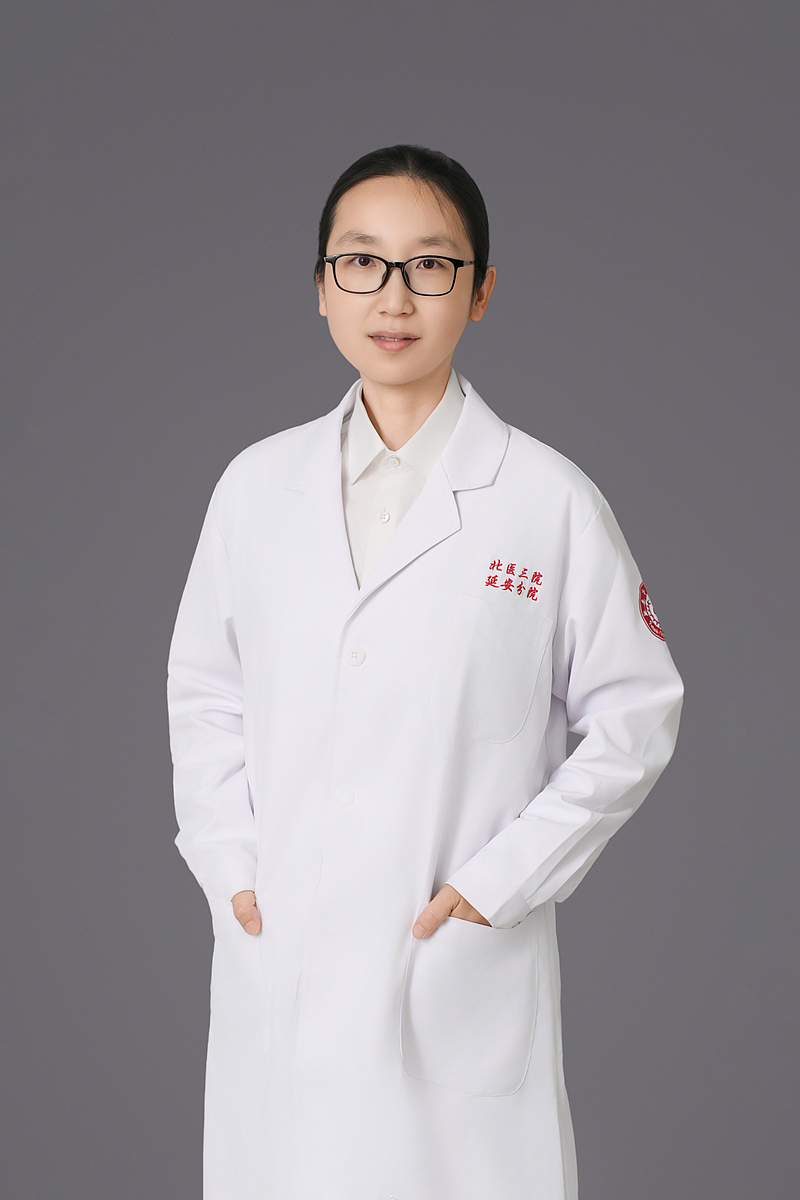 王霄娜 北京大学第三医院 医学博士 副主任医师 眼科学术主任