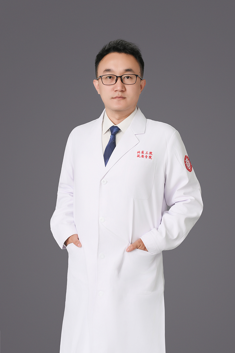 李   新  北京大学第三医院 医学博士 副主任医师 泌尿外科学术主任