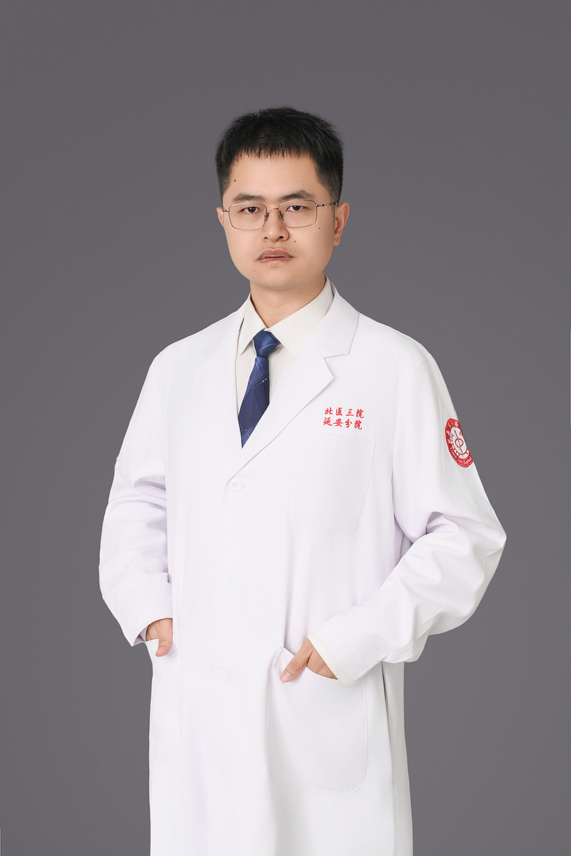 胡伟倪 北京大学第三医院 医学博士 主任医师 耳鼻咽喉科学术主任